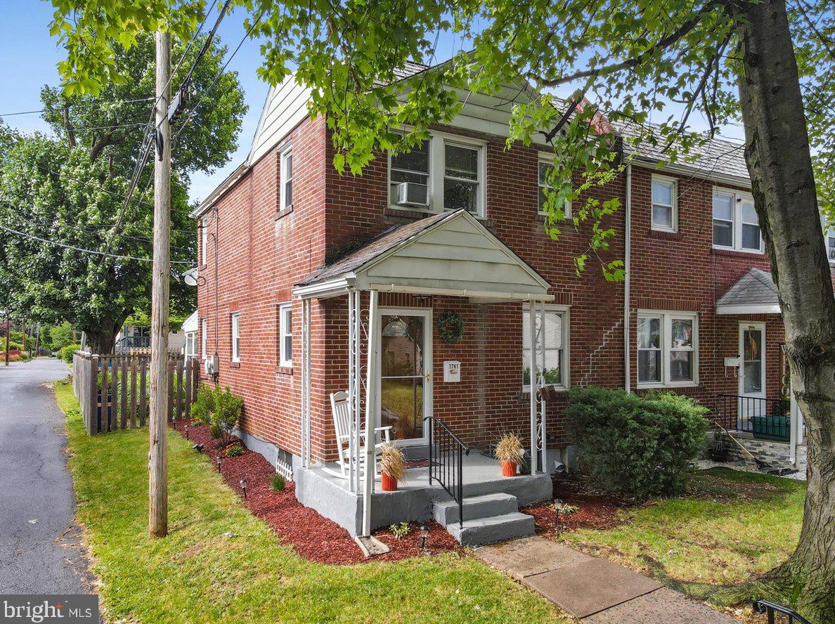 1741 Cedar St, Allentown, PA 18109-2311
