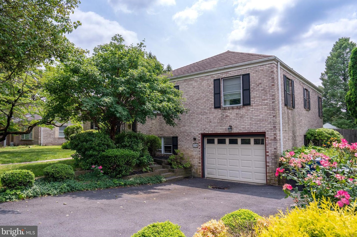 730 30th St, Allentown, PA 18104-4212