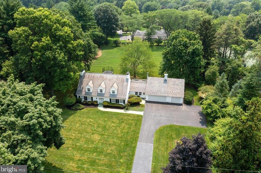 1860 Nottingham Rd, Allentown, PA 18103-2921