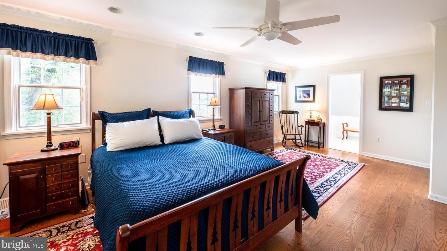 4766 5 St, Emmaus PA 18049-2331 exterior