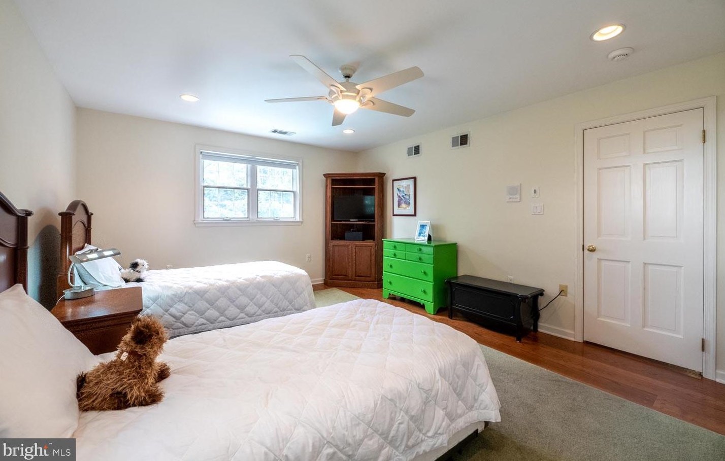 4766 5 St, Emmaus PA 18049-2331 exterior