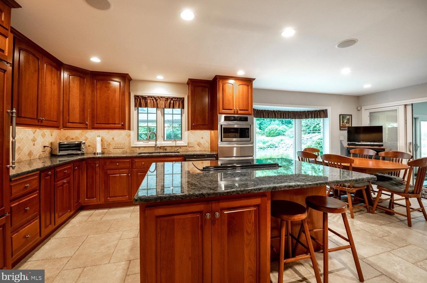 4766 5 St, Emmaus PA 18049-2331 exterior