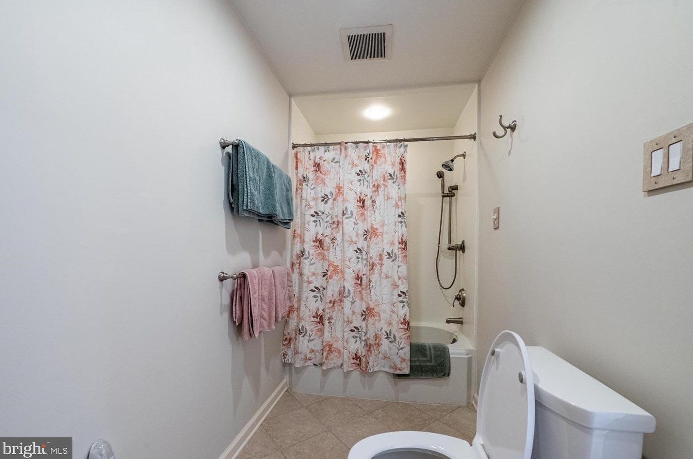 4766 5 St, Emmaus PA 18049-2331 exterior