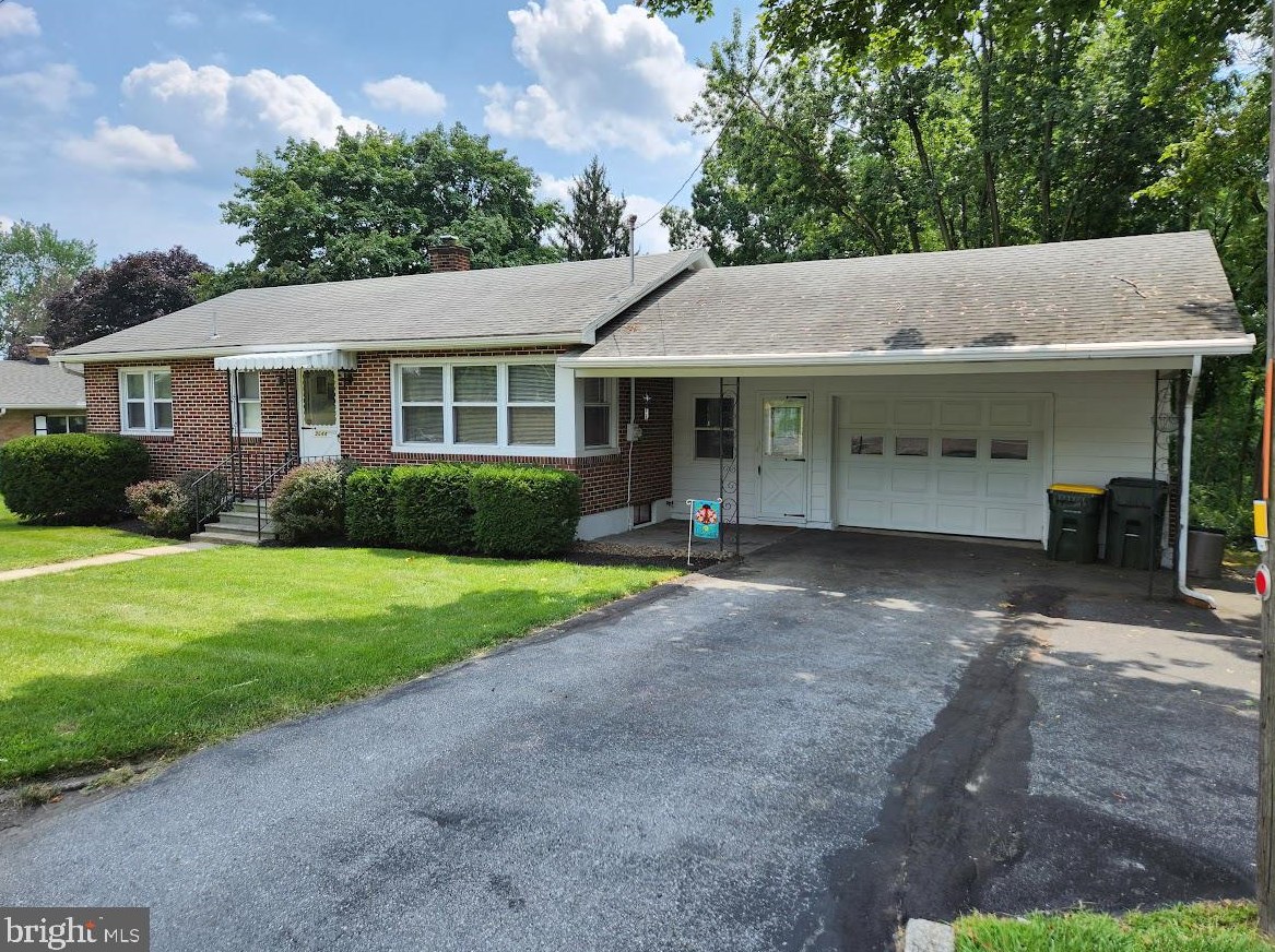 9644 Hamilton Blvd, Breinigsville, PA 18031
