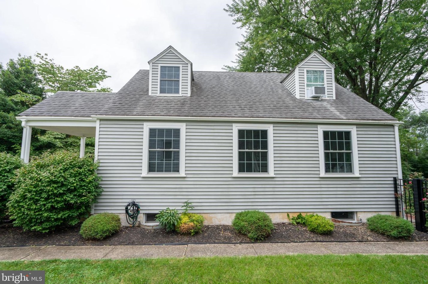 2757 Elm Ct, Allentown, PA 18104-6161