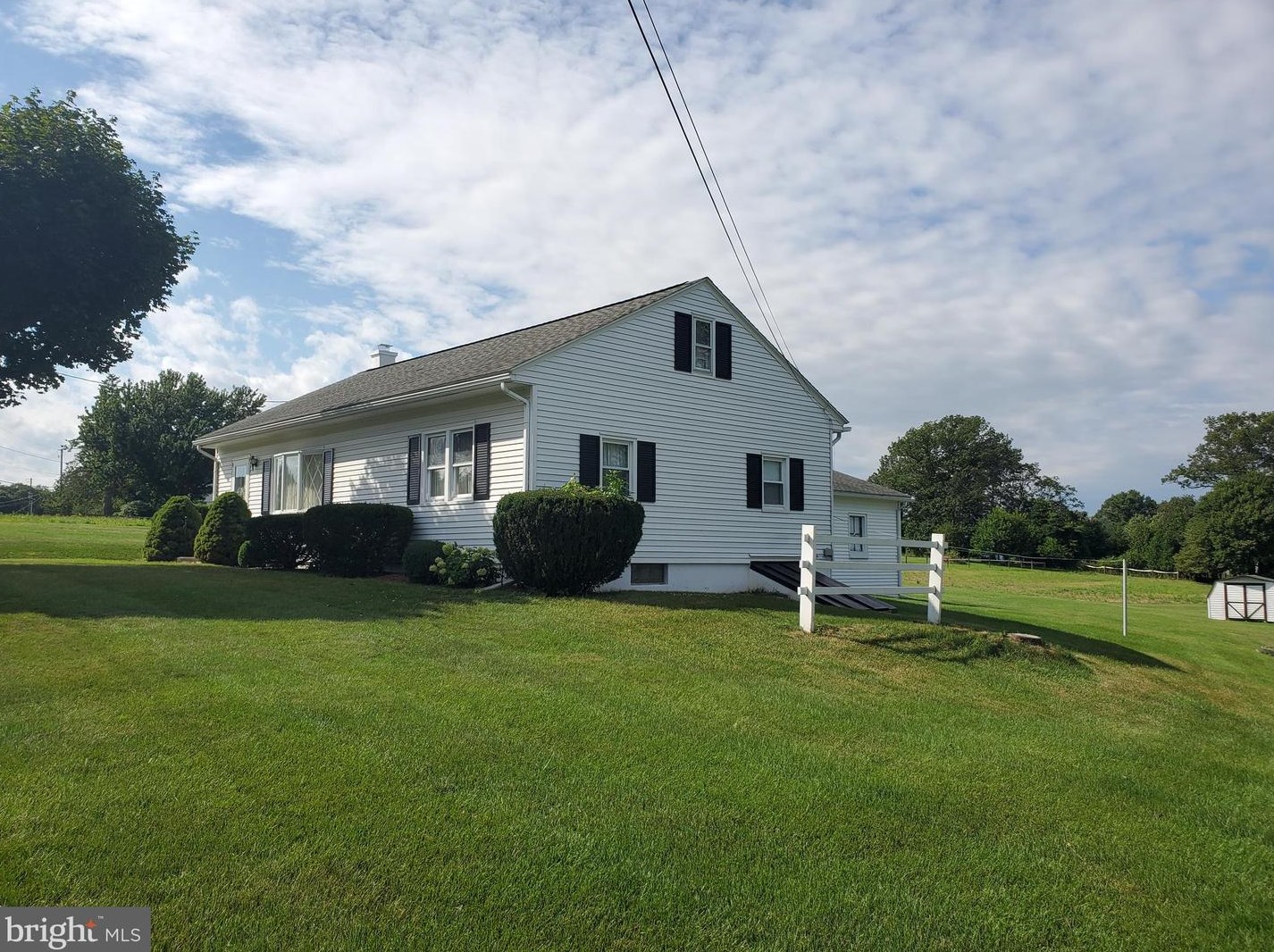 2111 Seipstown Rd, Fogelsville, PA 18051-2022