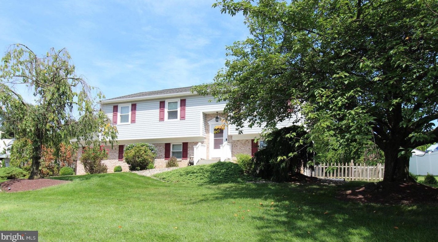 4149 Crackersport Rd, Allentown, PA 18104-2043