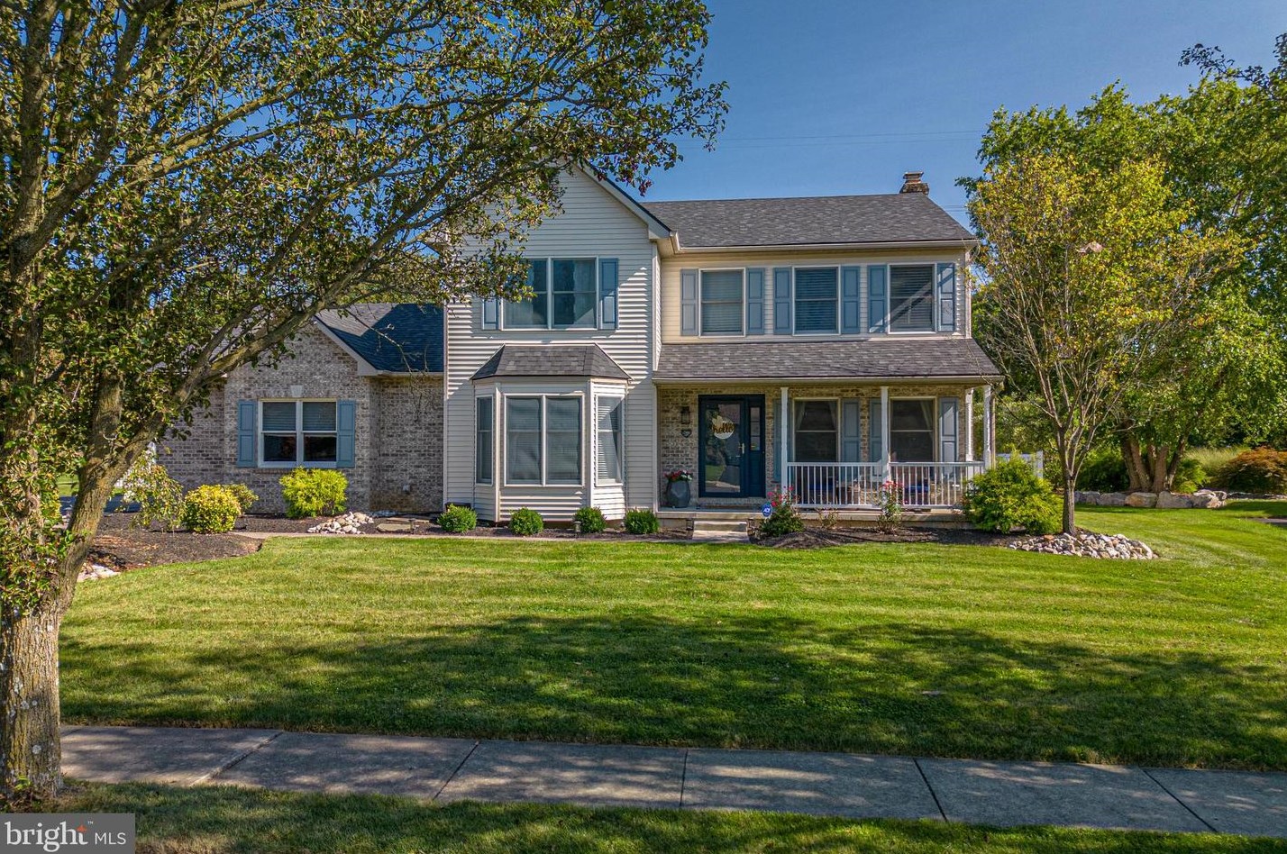 6448 Fugazzotto Dr, Allentown, PA 18104-8529
