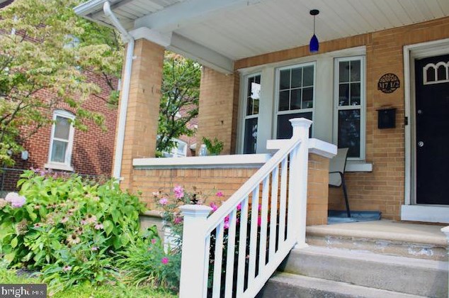 317 2nd St, Catasauqua, PA 18032-2502