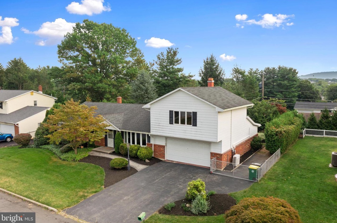 7302 Hillcrest Dr, Macungie, PA 18062