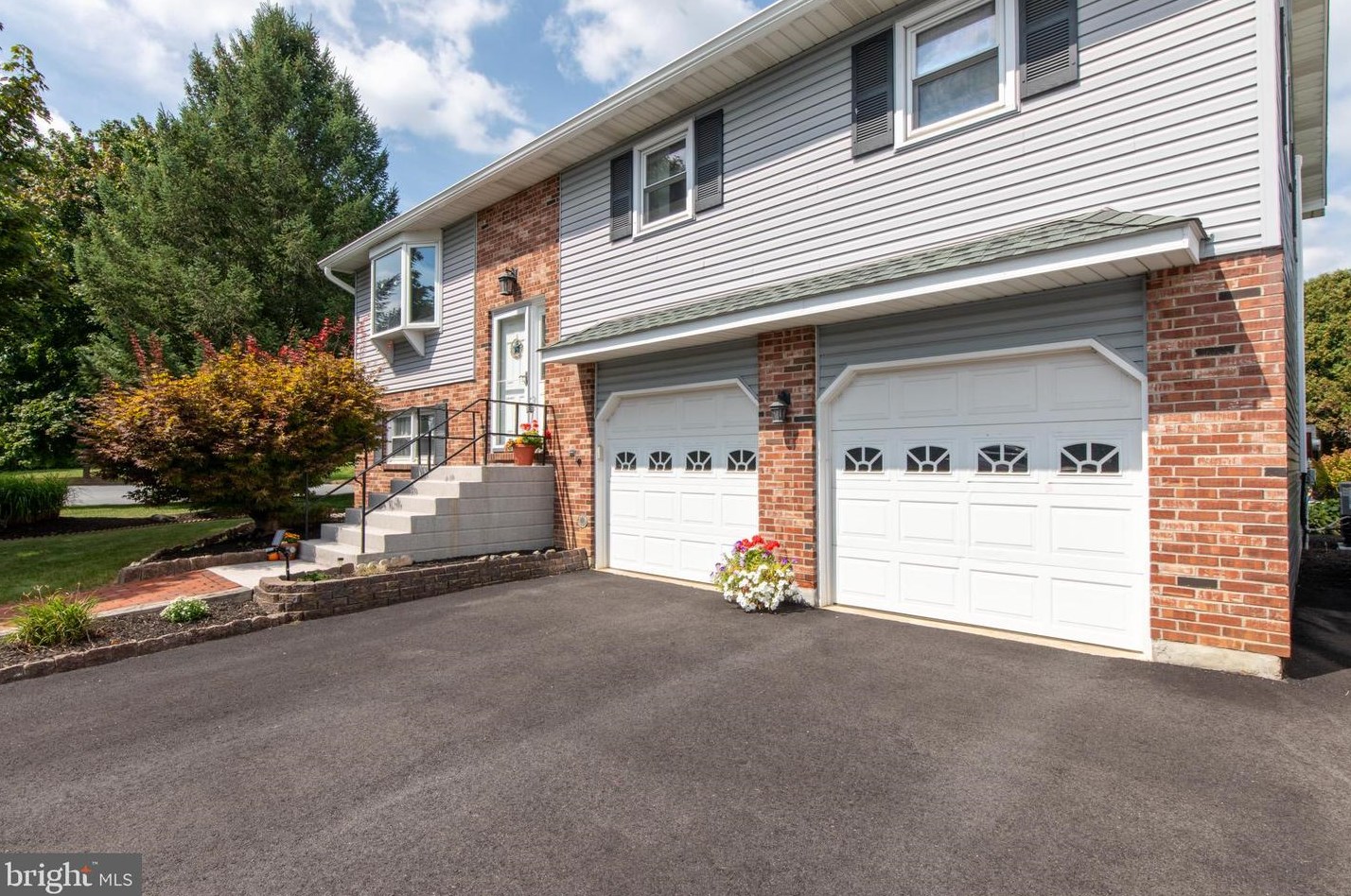 1156 Patricia Dr, Allentown, PA 18103-5346