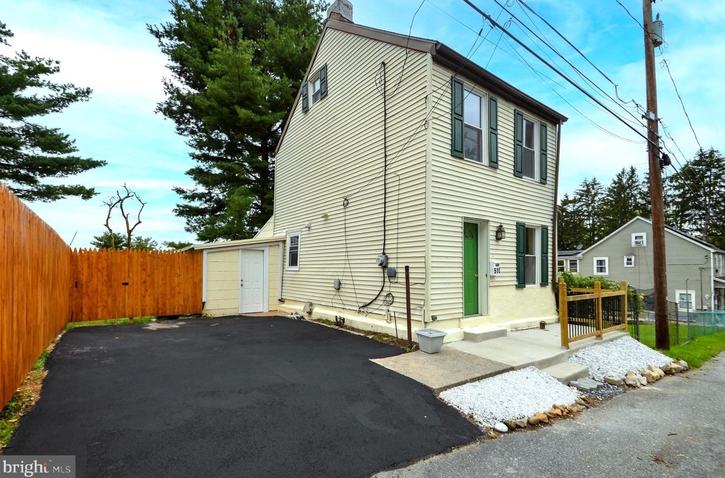510 Dauphin St, Allentown, PA 18109-2148