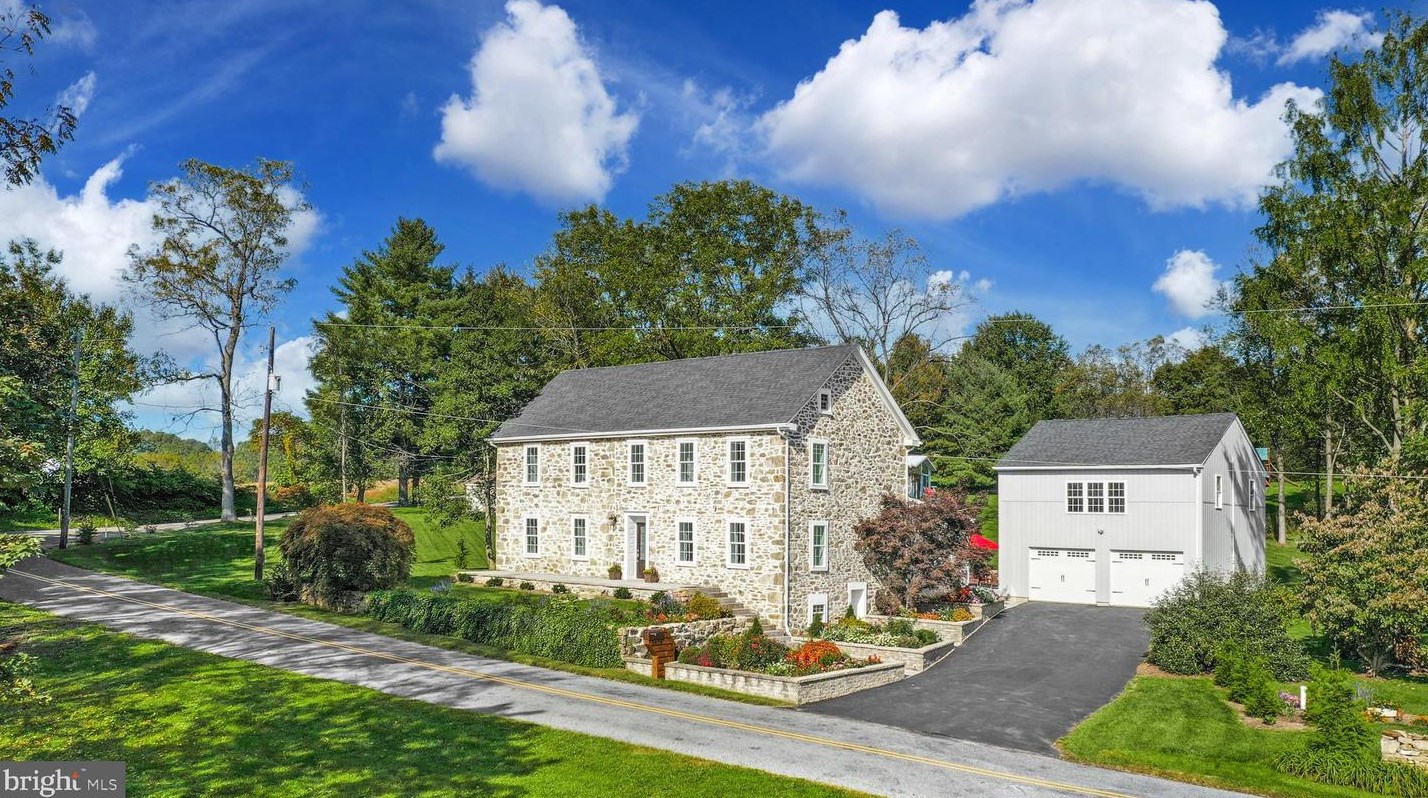 3674 Bleiler Rd, Emmaus, PA 18049-4850