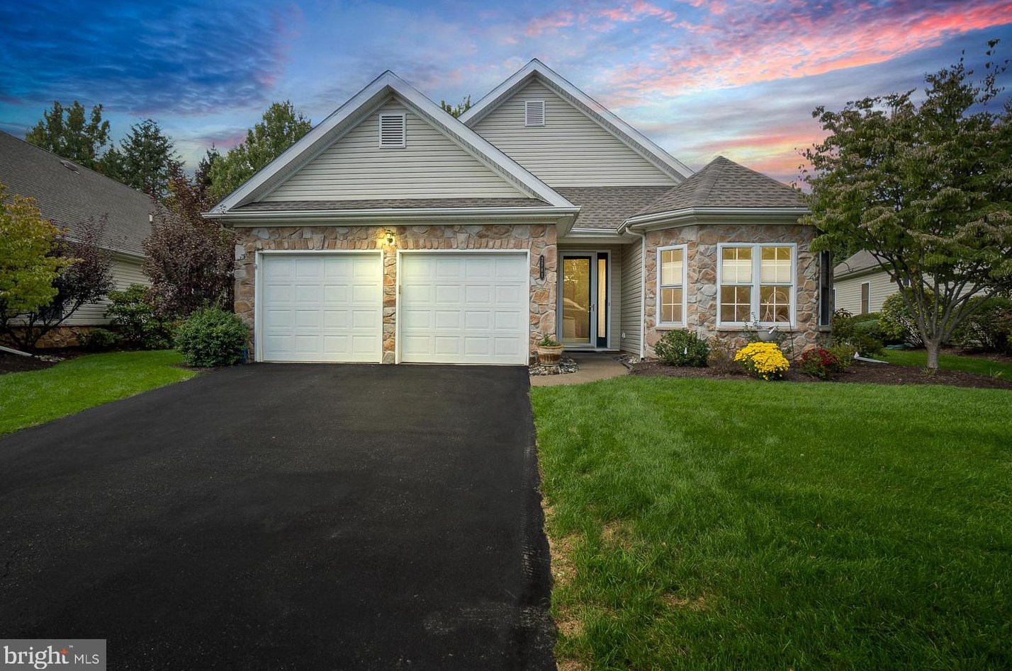 2781 Terrwood Dr, Macungie, PA 18062-8441