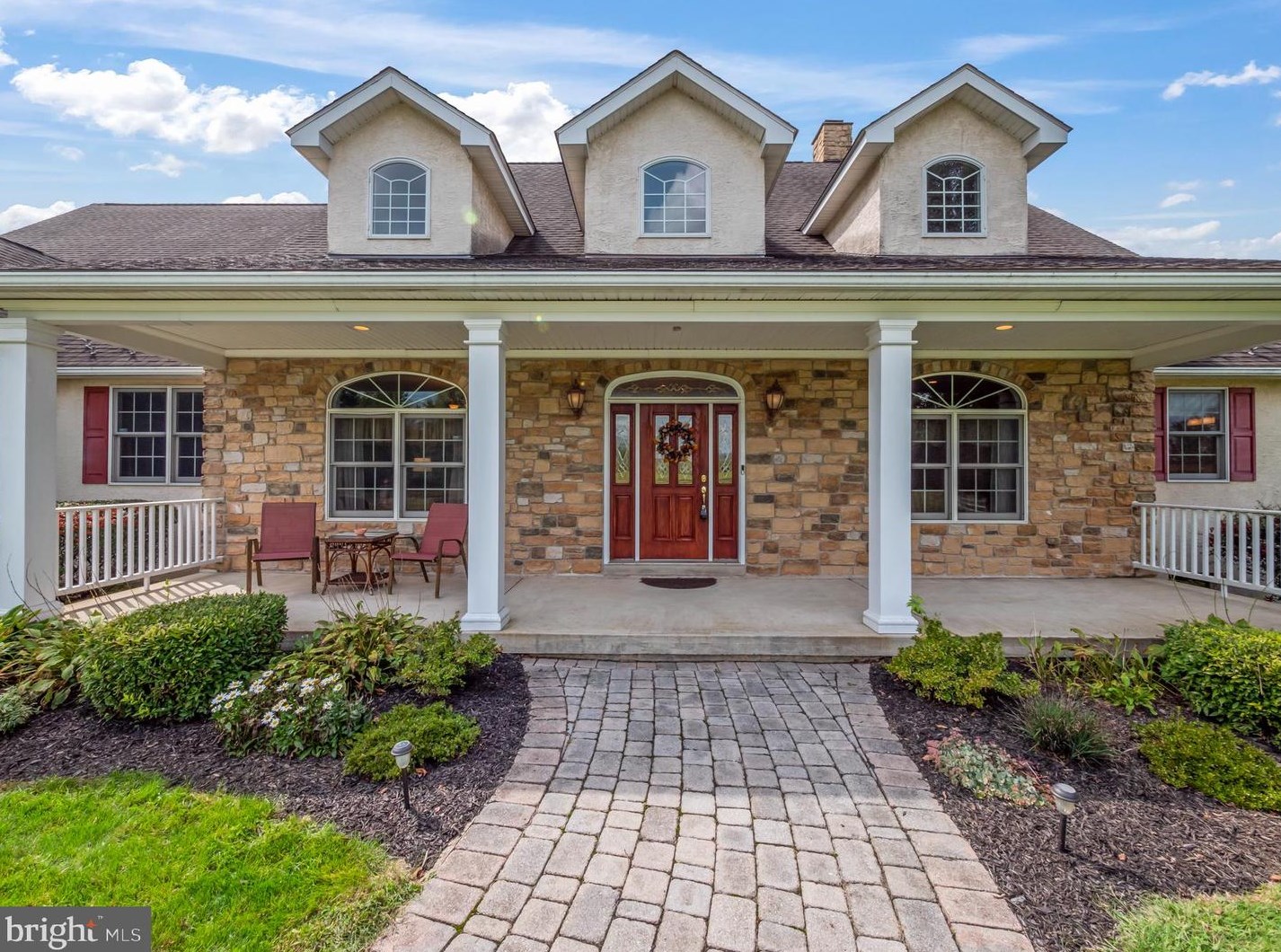 6480 Walnut Ln, Center Valley, PA 18034