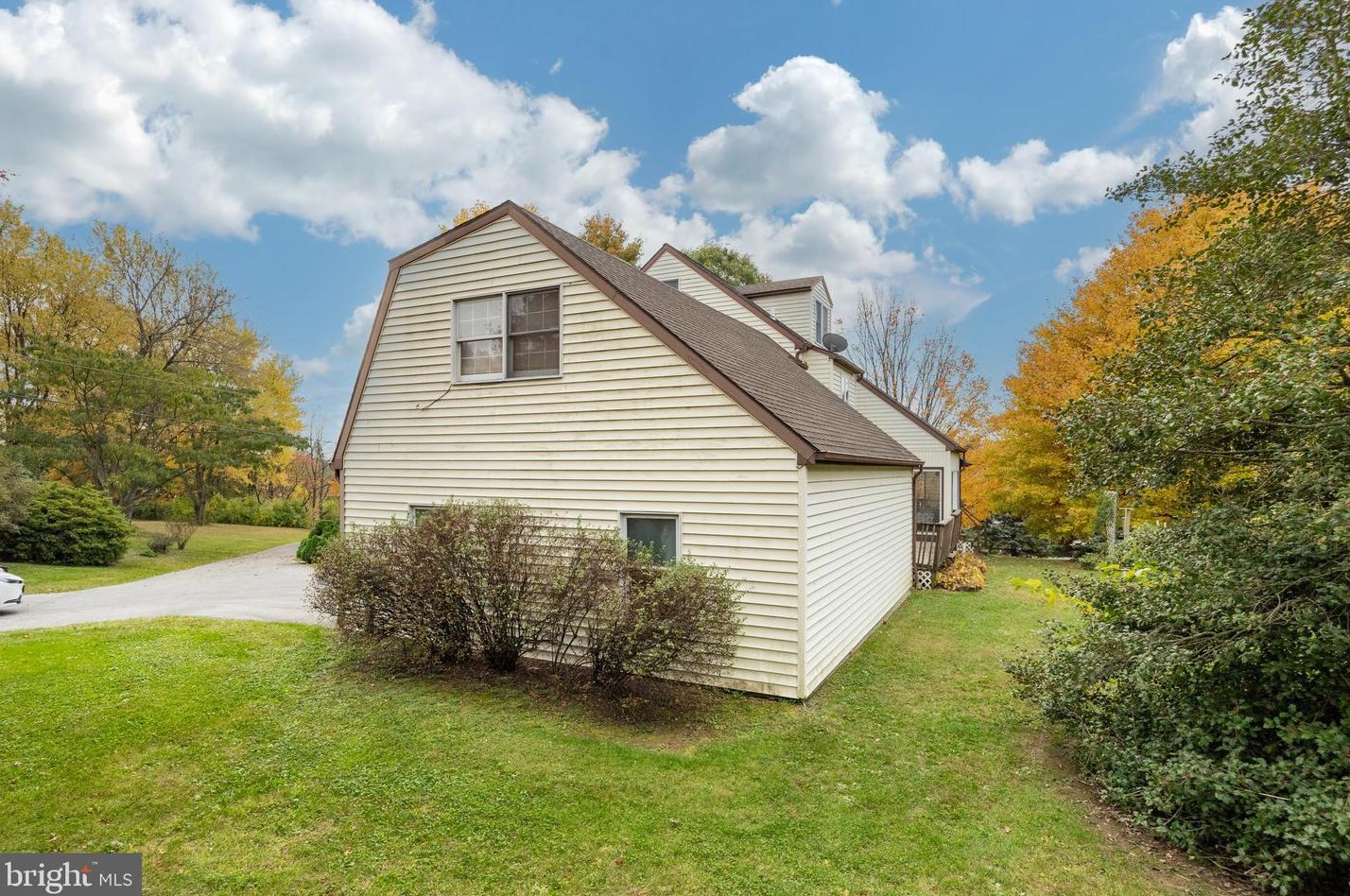 9115 Gackenbach Rd, Steinsville PA  19529-9022 exterior