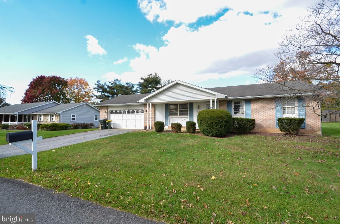 6127 Lone Pond Ln, Allentown, PA 18104-9547