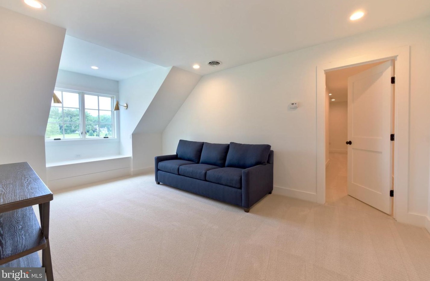 2747 Avenue Du Vlg, Bethlehem PA  18015-9117 exterior