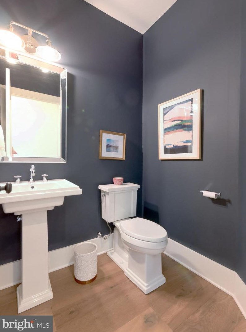 2747 Avenue Du Vlg, Bethlehem PA  18015-9117 exterior