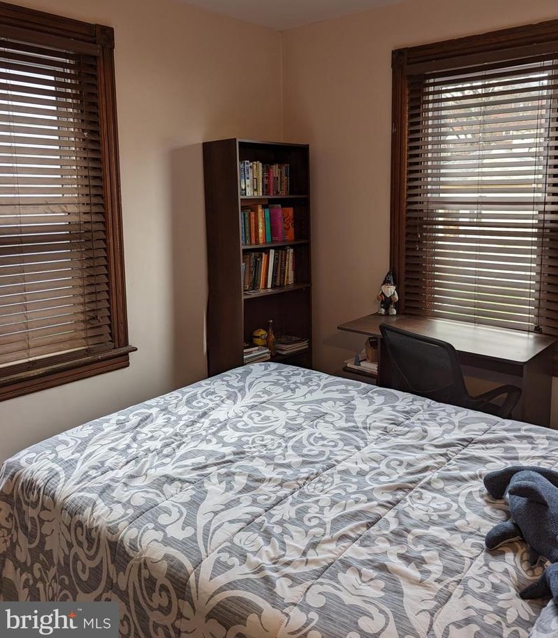 1029 Seneca St, Bethlehem PA 18015-4129 exterior