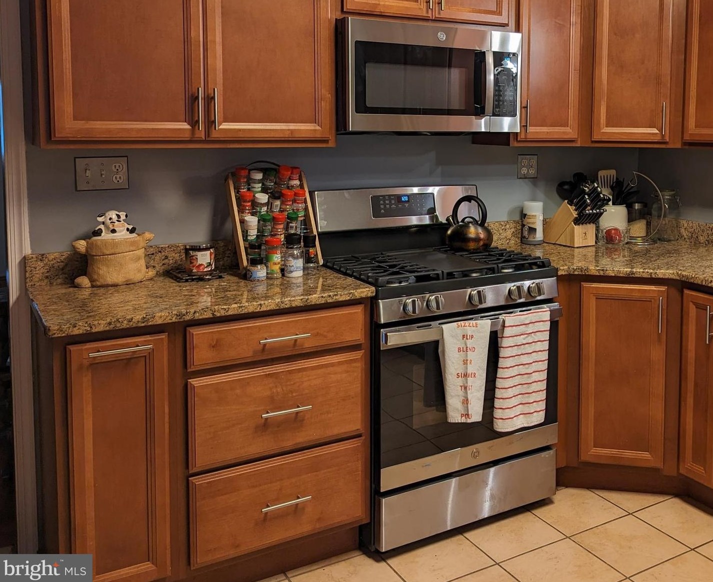 1029 Seneca St, Bethlehem PA 18015-4129 exterior