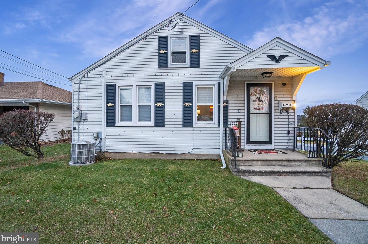 318 Diamond St, Slatington, PA 18080