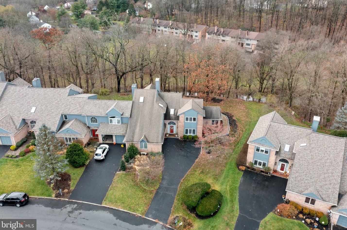 2882 Sheffield Dr, Emmaus, PA 18049