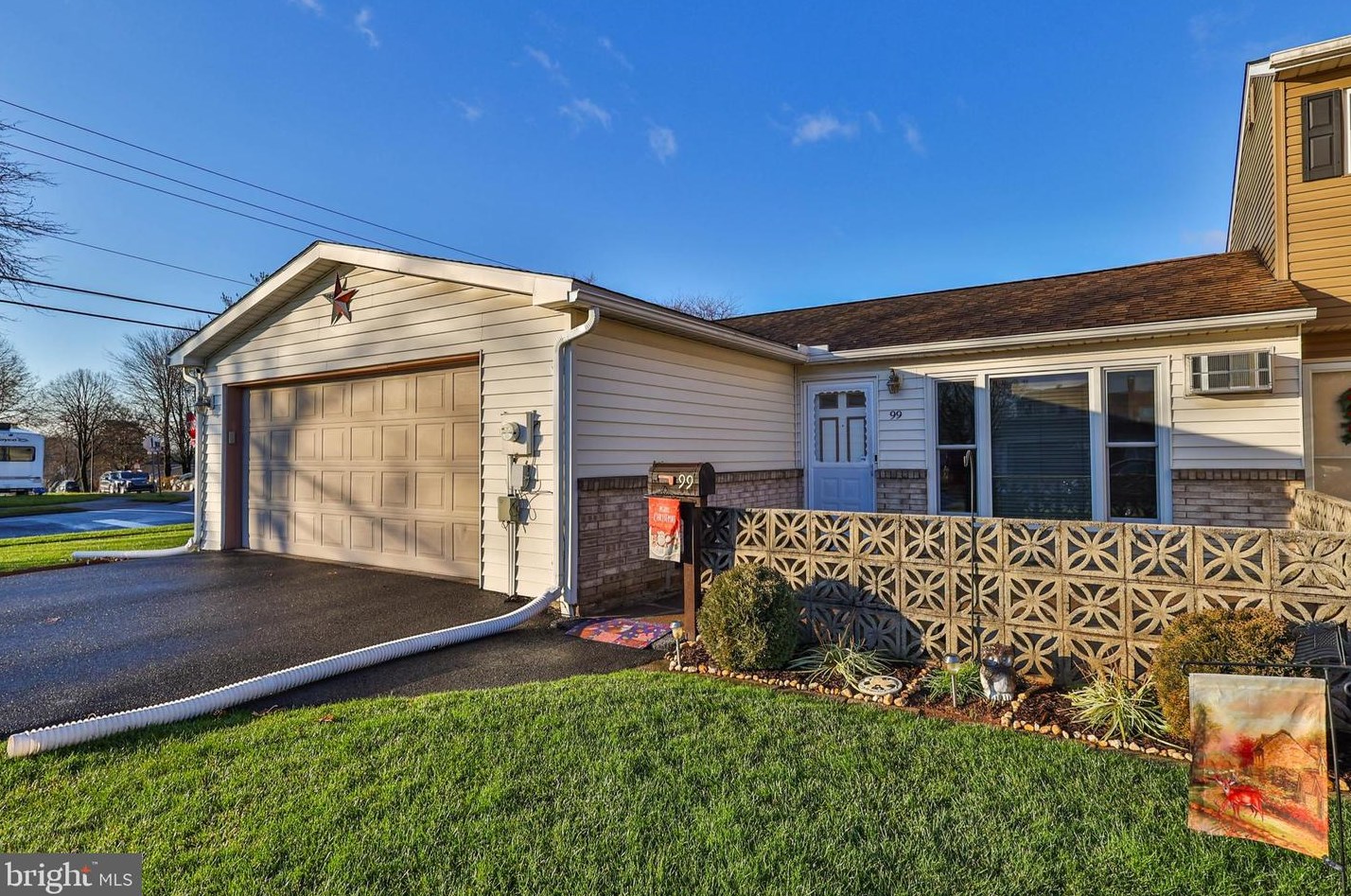 99 Covington Pl, Catasauqua, PA 18032