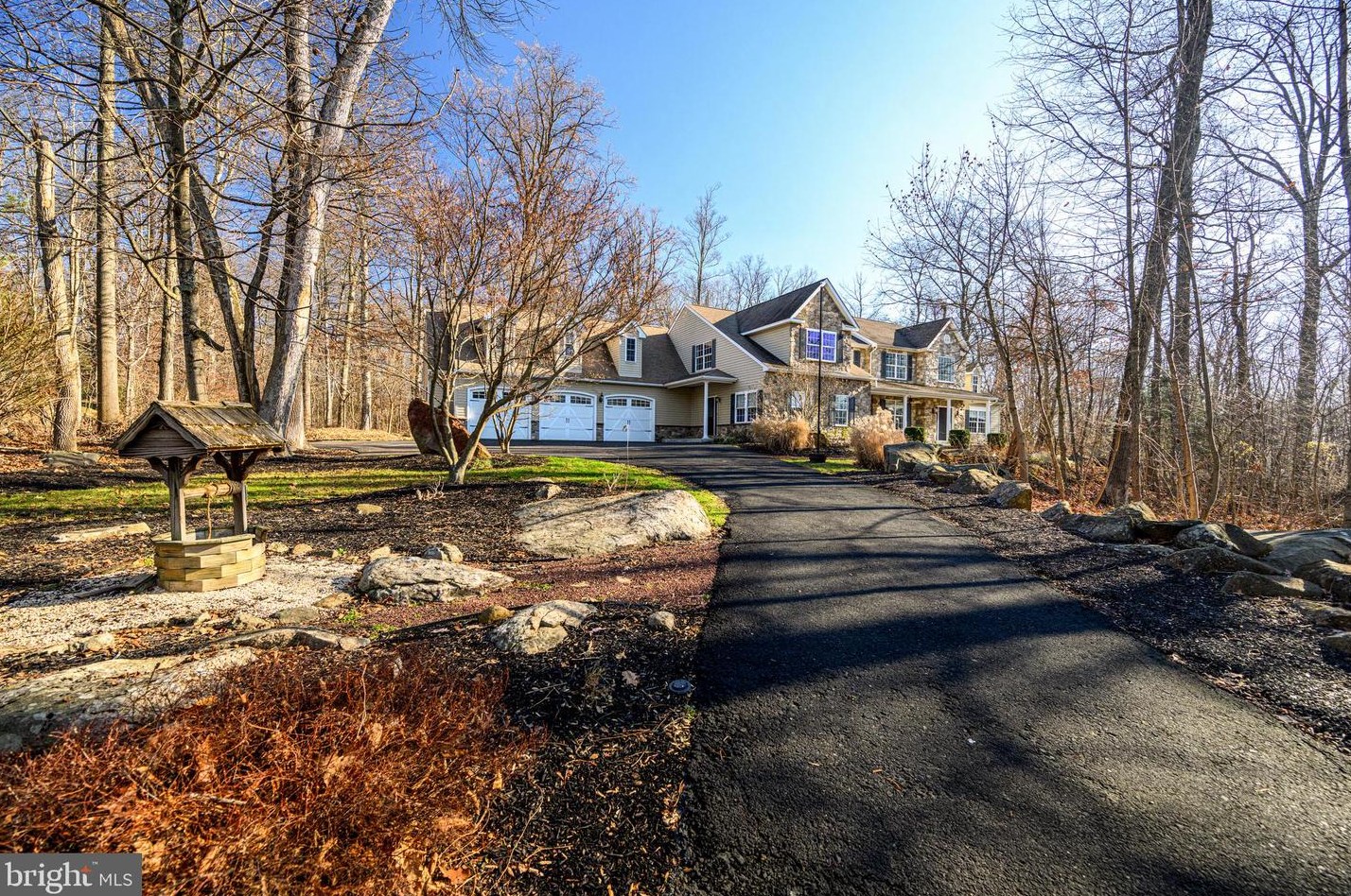 9279 Rosewood Dr, East Greenville, PA 18041-2656
