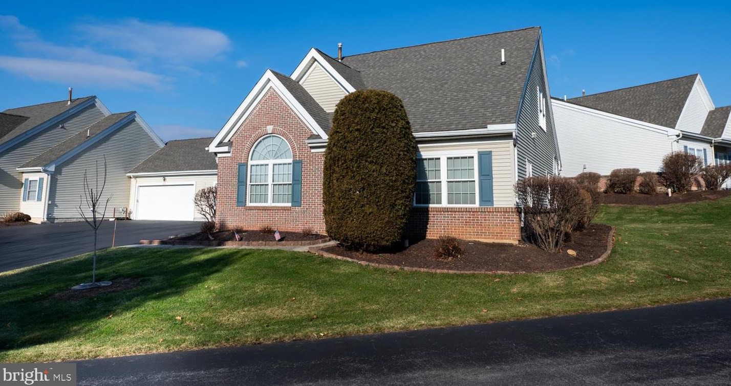 2614 Saddle Ln, Macungie, PA 18062
