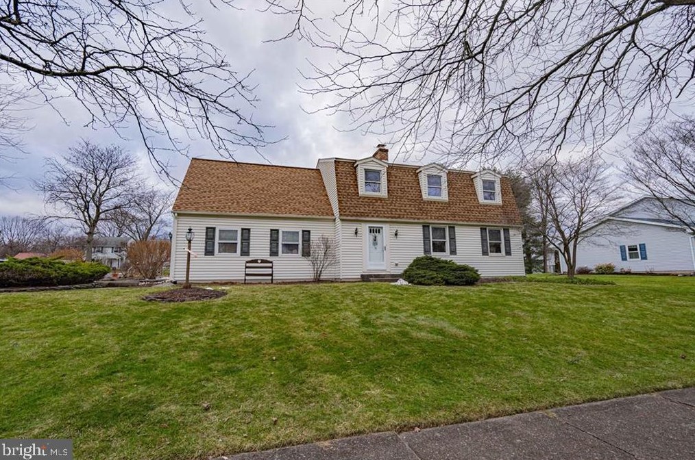 5415 Clauser Rd, Orefield, PA 18069