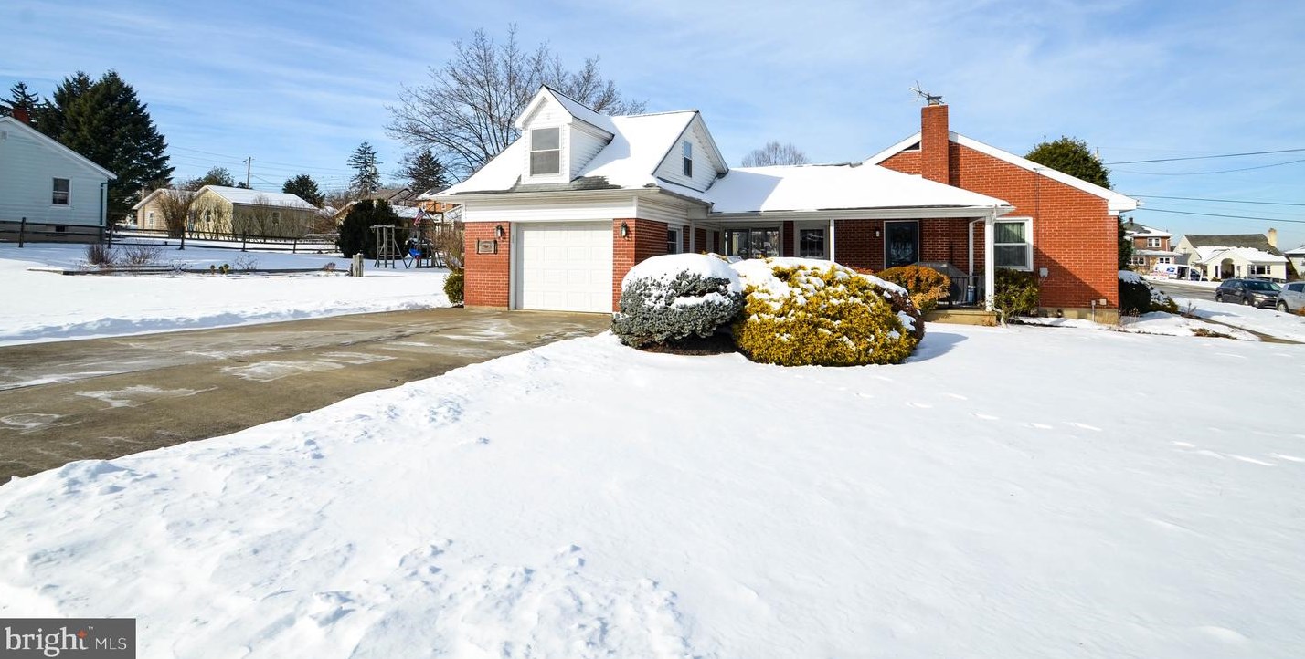 210 Keystone Ave, Emmaus, PA 18049-2607