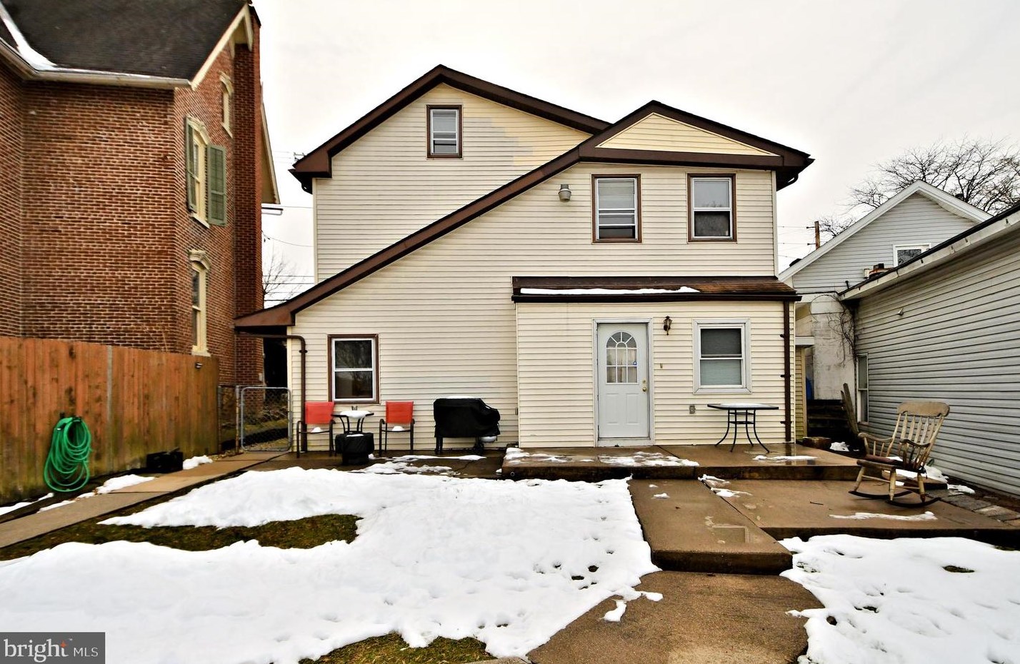 215 Franklin St, Alburtis PA 18011-5008 exterior