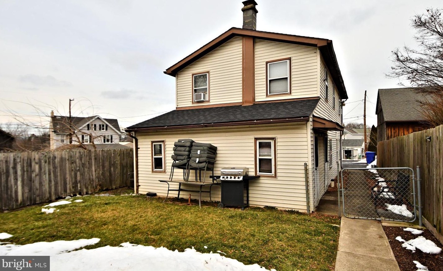 215 Franklin St, Alburtis PA 18011-5008 exterior