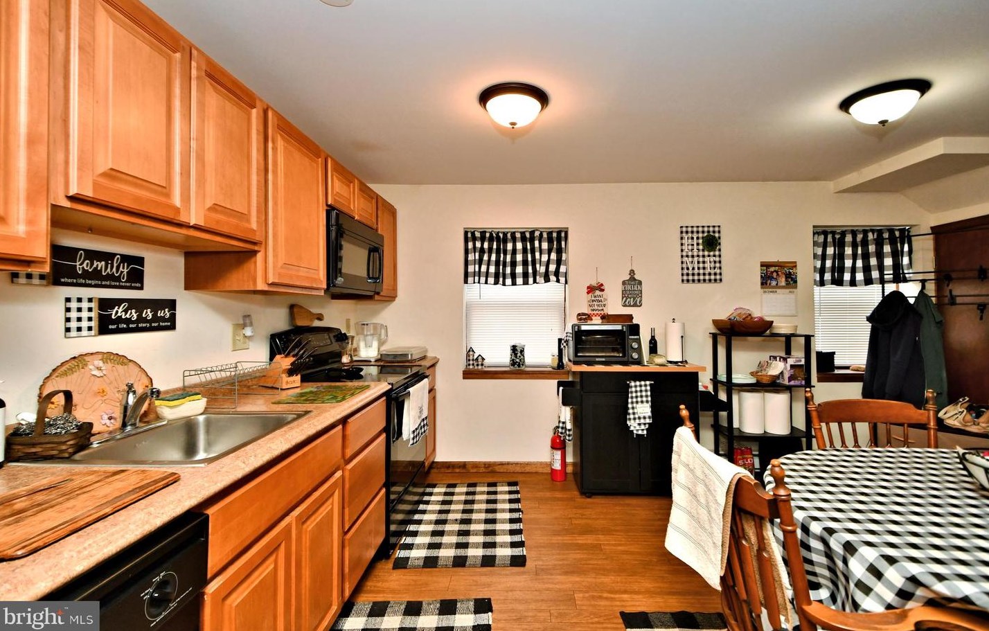 215 Franklin St, Alburtis PA 18011-5008 exterior