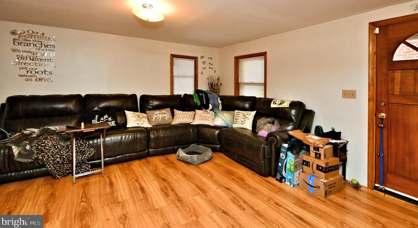 215 Franklin St, Alburtis PA 18011-5008 exterior