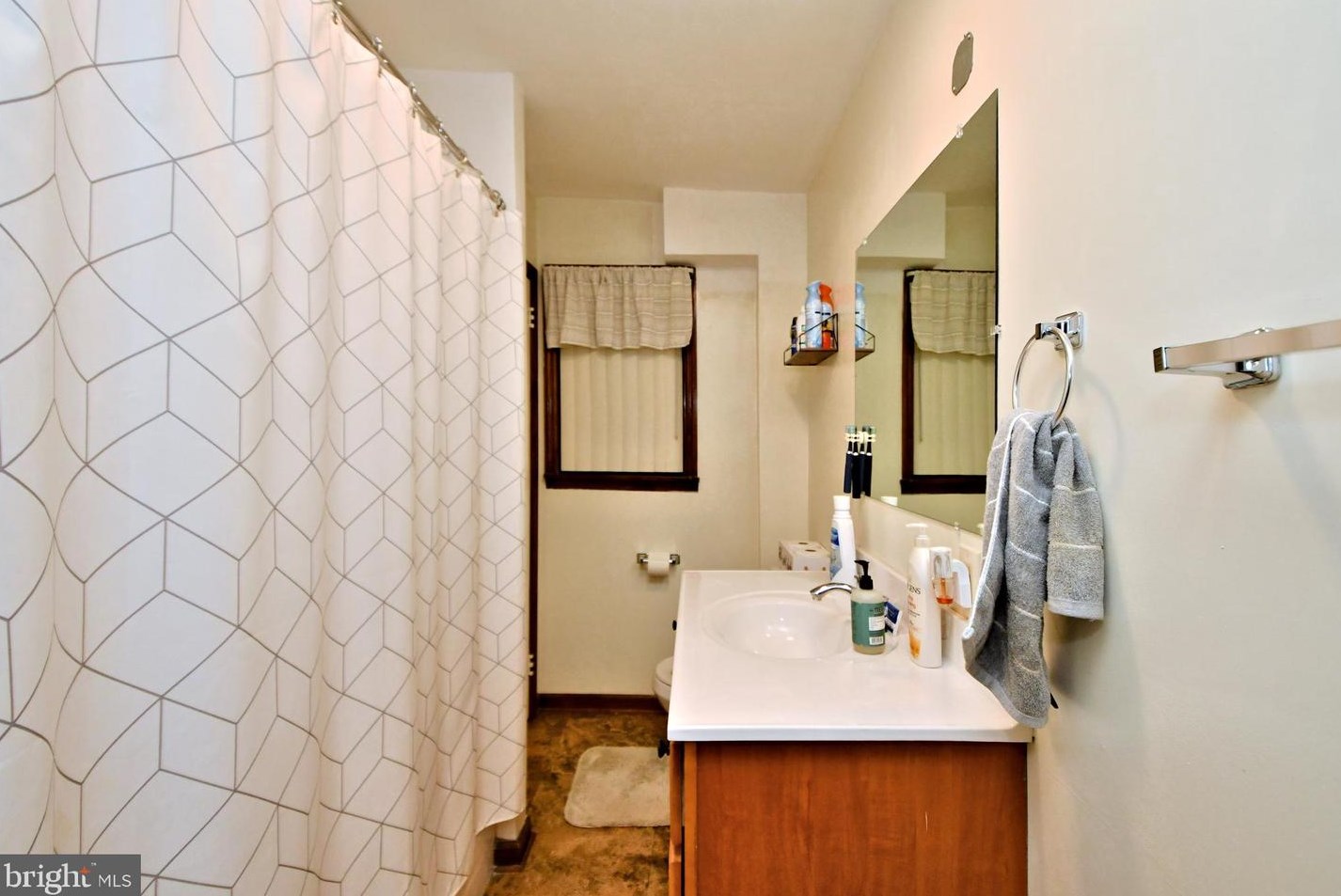 215 Franklin St, Alburtis PA 18011-5008 exterior