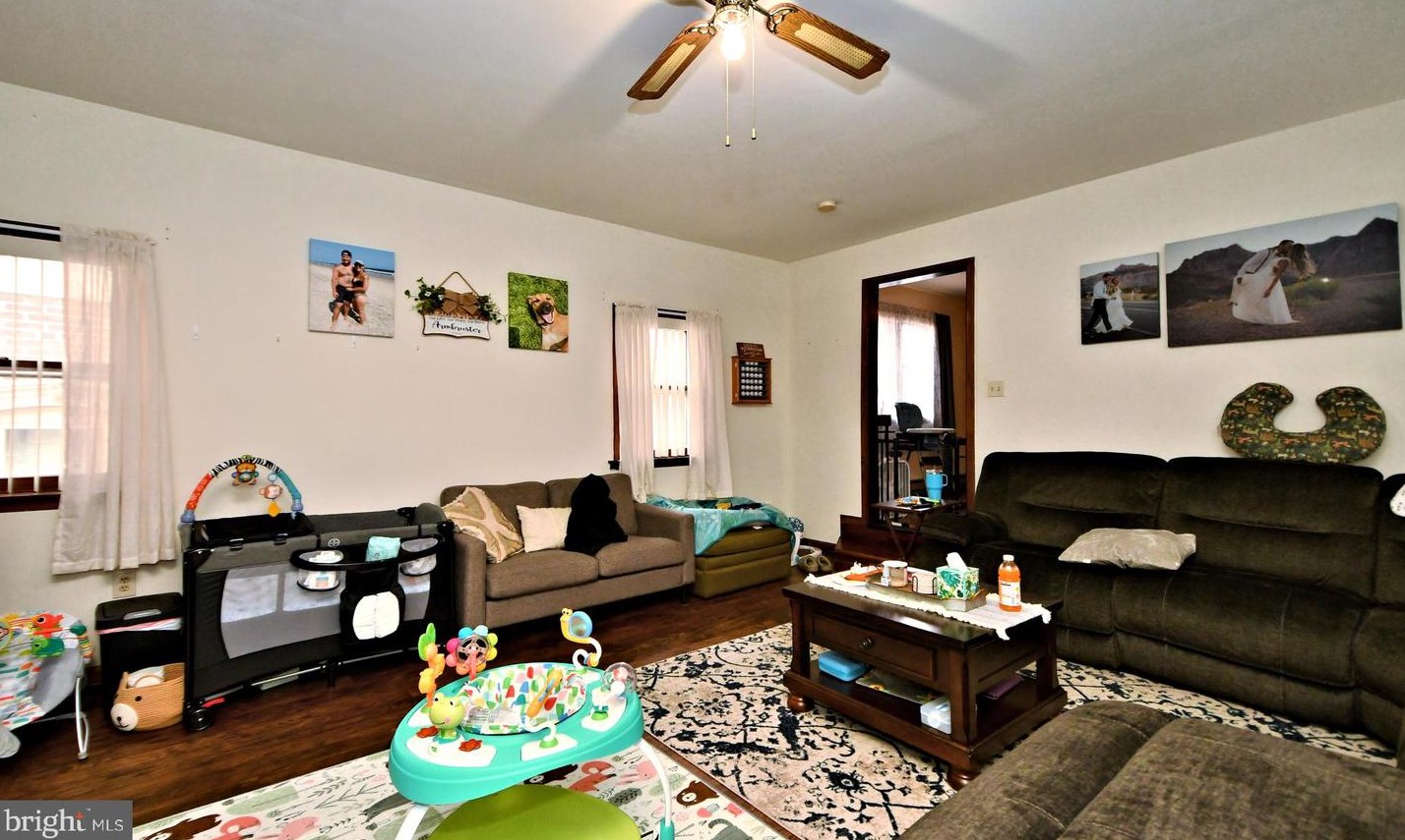 215 Franklin St, Alburtis PA 18011-5008 exterior