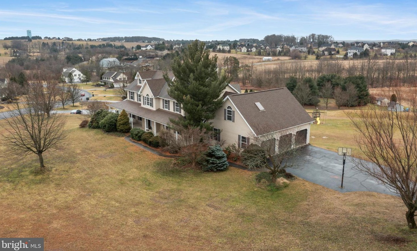 5462 Fells Creek Rd, Schnecksville, PA 18078