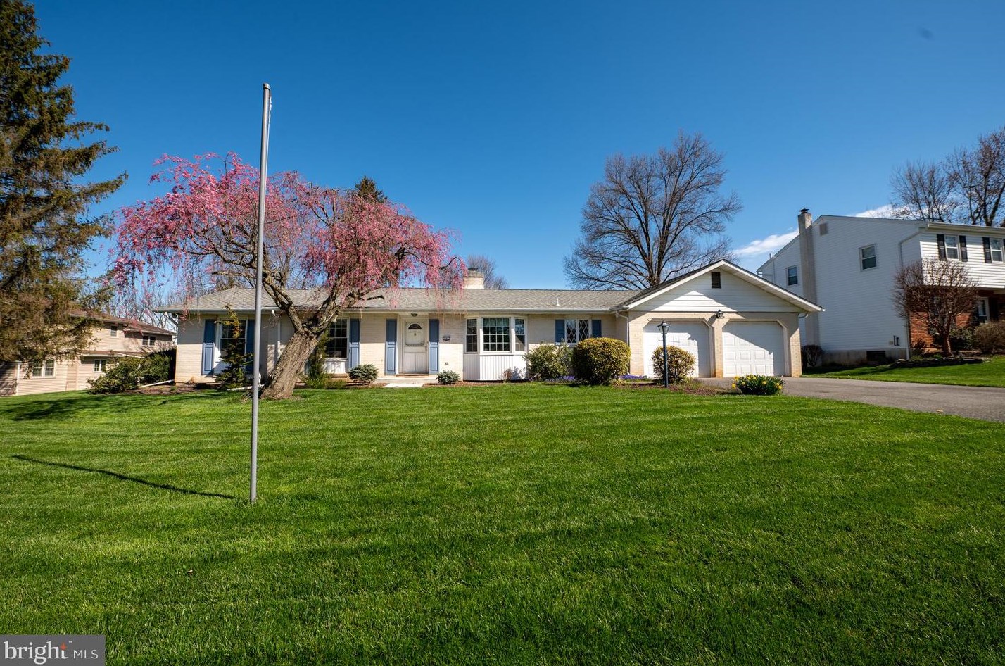 945 Franklin St, Emmaus, PA 18049-1604