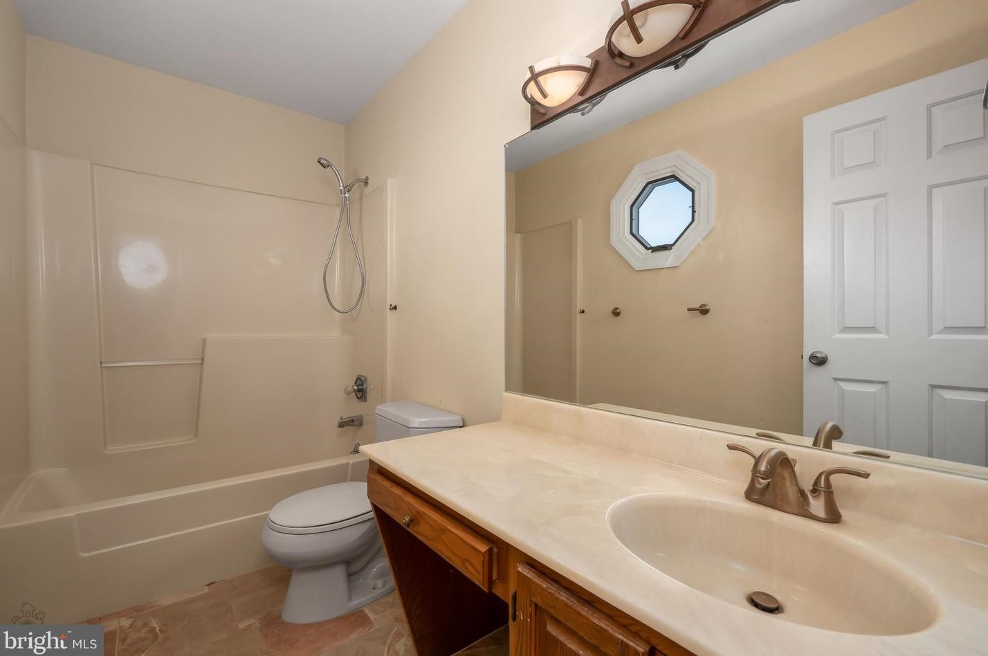 4139 Hickory Rd, Schnecksville PA  18078-2454 exterior