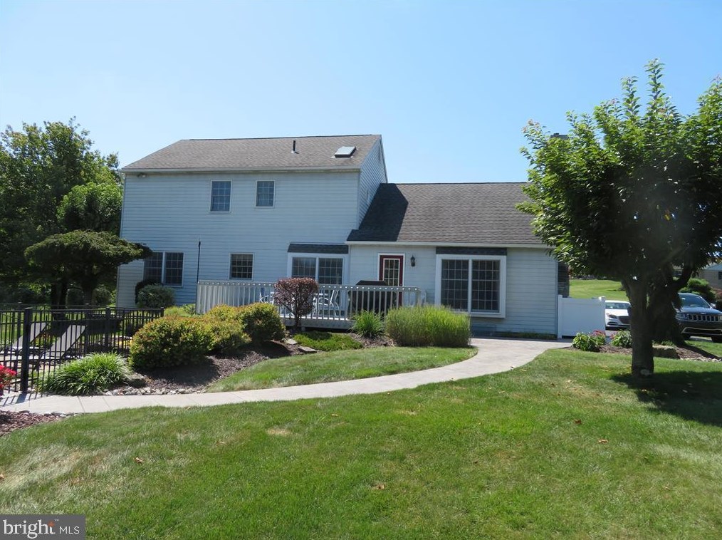 4139 Hickory Rd, Schnecksville PA  18078-2454 exterior