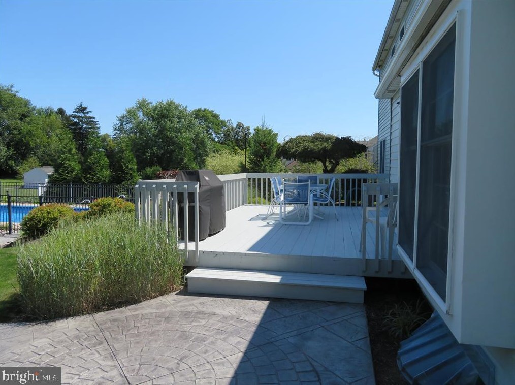 4139 Hickory Rd, Schnecksville PA  18078-2454 exterior