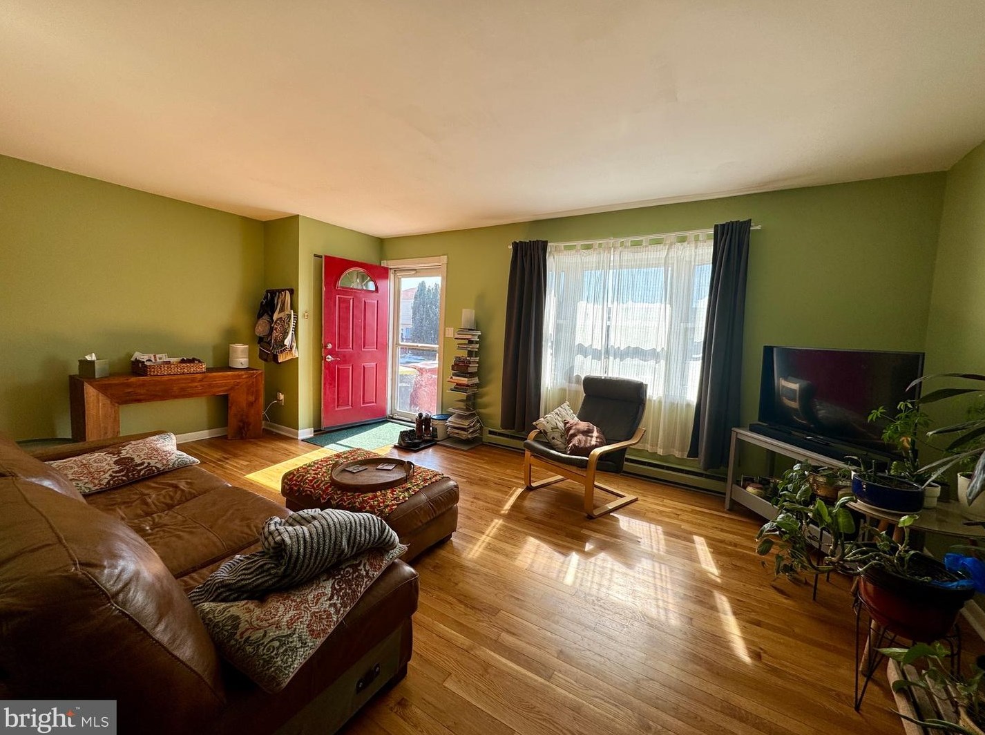 19 Madison Ln, Whitehall, PA 18052