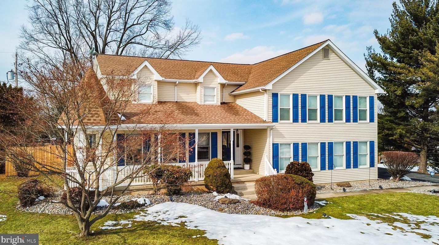 5934 Holiday Dr, Allentown PA  18104-9436 exterior