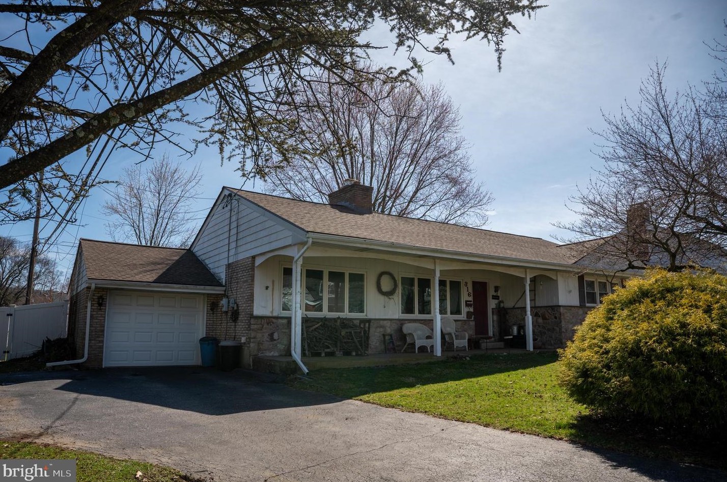 316 Barrett Rd, Emmaus, PA 18049-1707