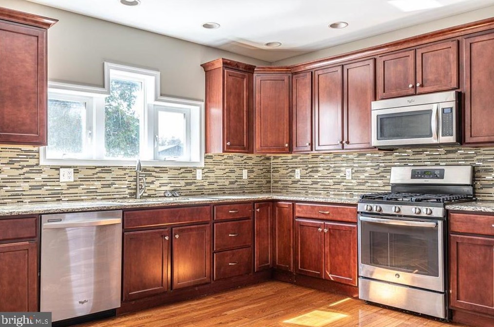 544 3 St, Emmaus PA 18049-3914 exterior