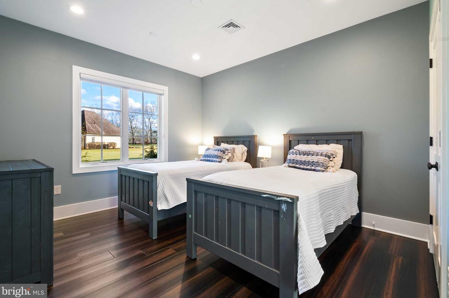 2812 Clos Renoir, Bethlehem PA  18015-9119 exterior