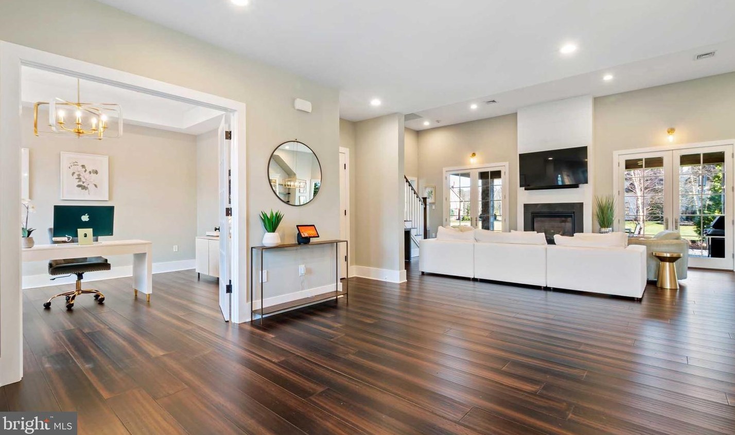 2812 Clos Renoir, Bethlehem PA  18015-9119 exterior