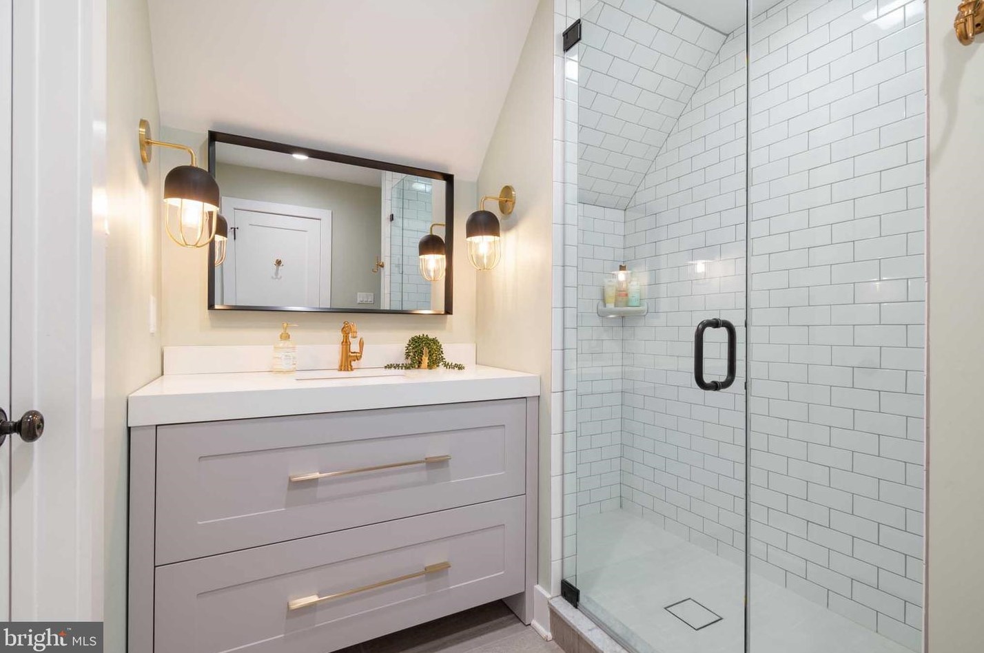 2812 Clos Renoir, Bethlehem PA  18015-9119 exterior